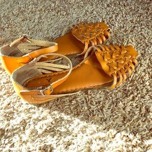 American Eagle sandals
